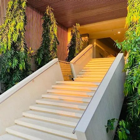 Apartahotel Fantastic Apartment/beach Front Luxury