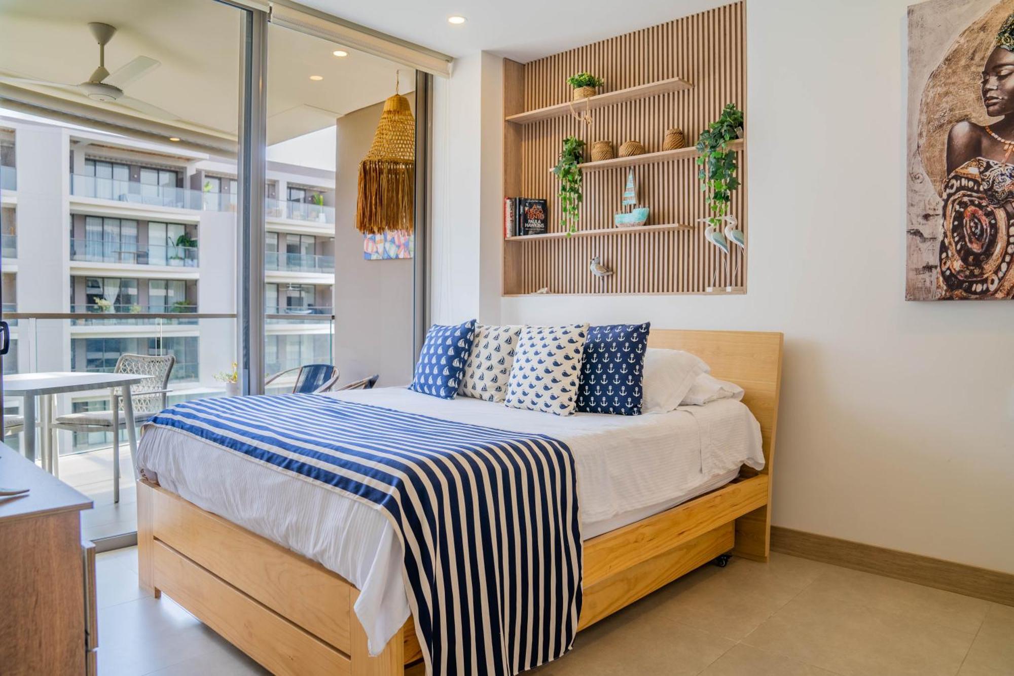 Apartahotel Fantastic Apartment/beach Front Luxury