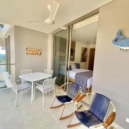 Apartahotel Fantastic Apartment/beach Front Luxury 4*