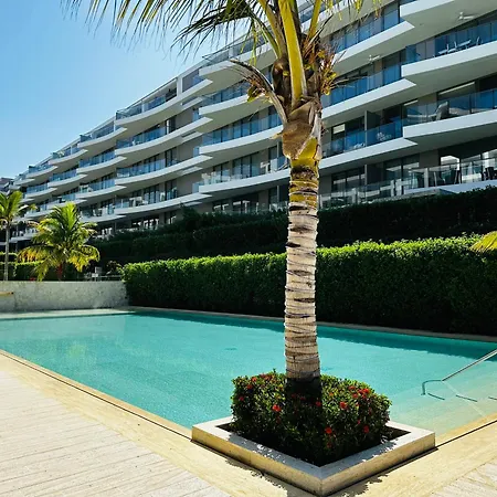 Fantastic Apartment/beach Front Luxury Aparthotel
